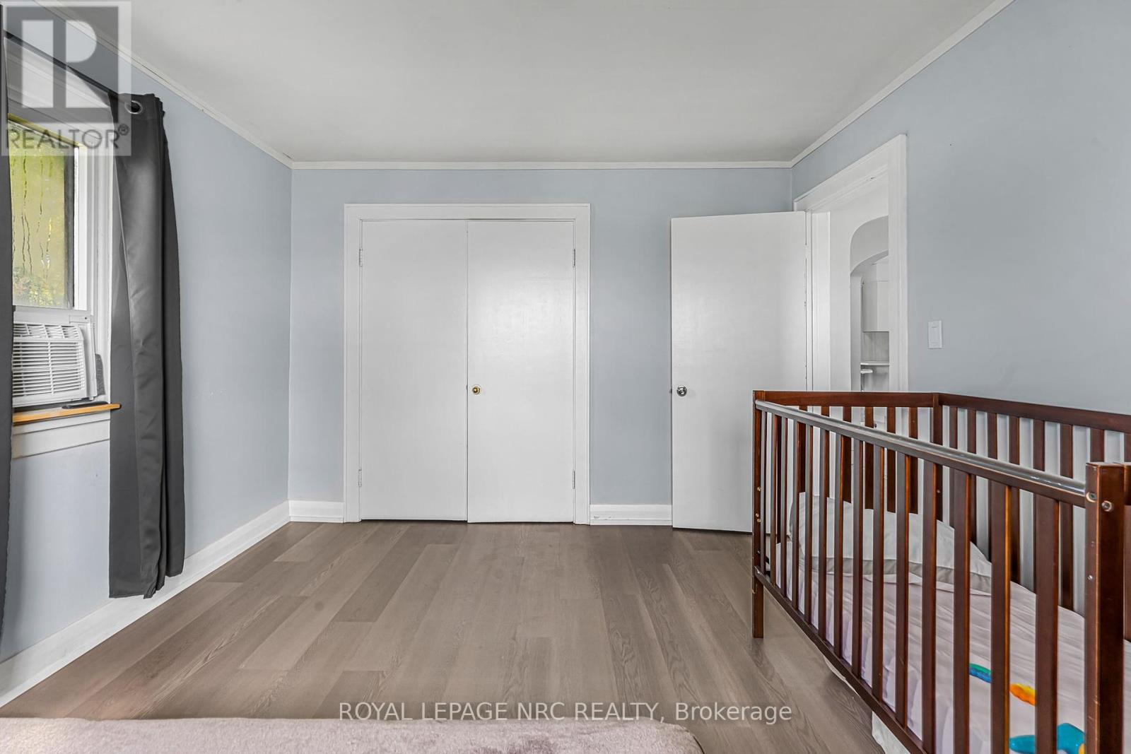 












207 ELMWOOD AVENUE

,
Fort Erie (Crystal Beach),




Ontario
L0S1B0

