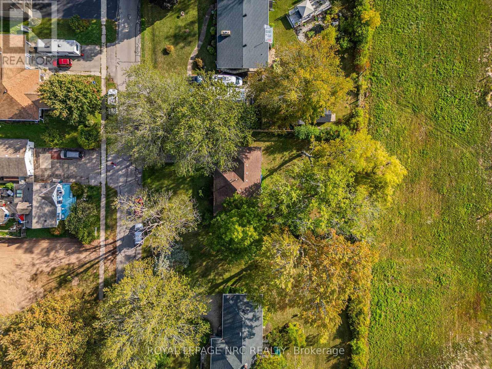 












207 ELMWOOD AVENUE

,
Fort Erie (Crystal Beach),




Ontario
L0S1B0

