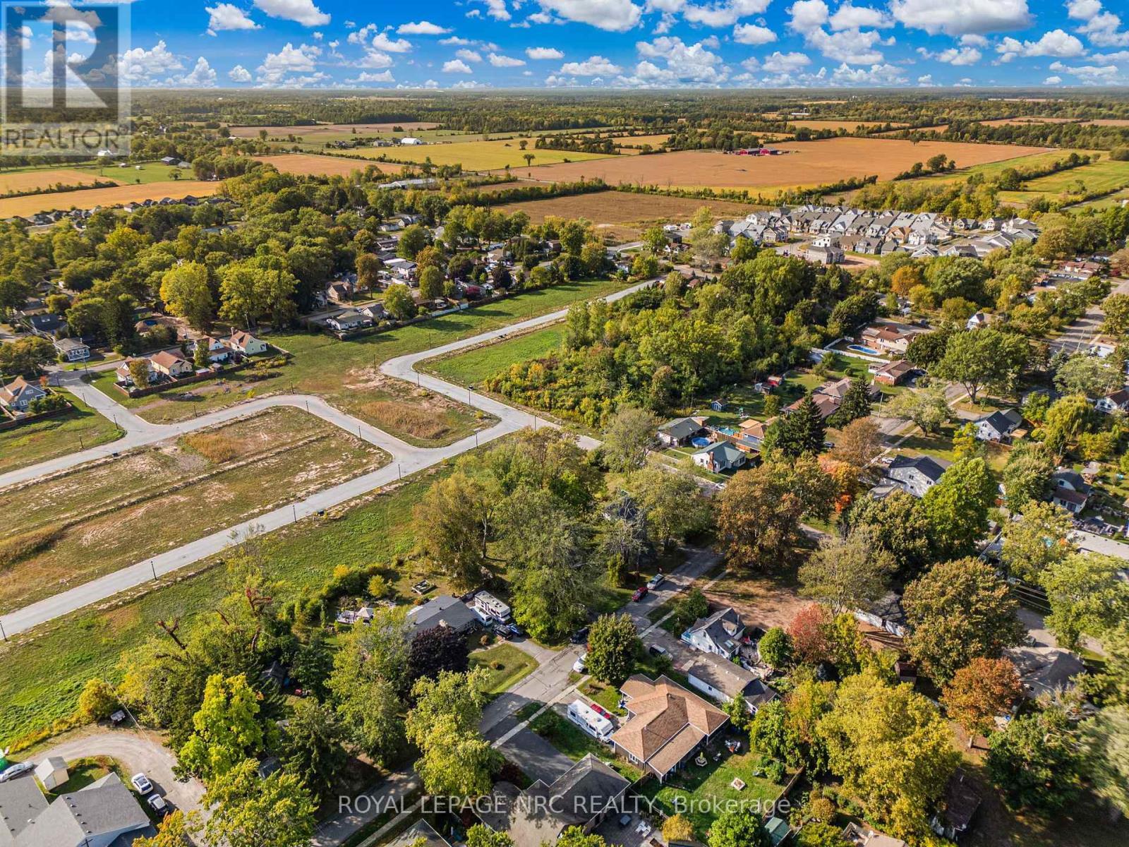 












207 ELMWOOD AVENUE

,
Fort Erie (Crystal Beach),




Ontario
L0S1B0

