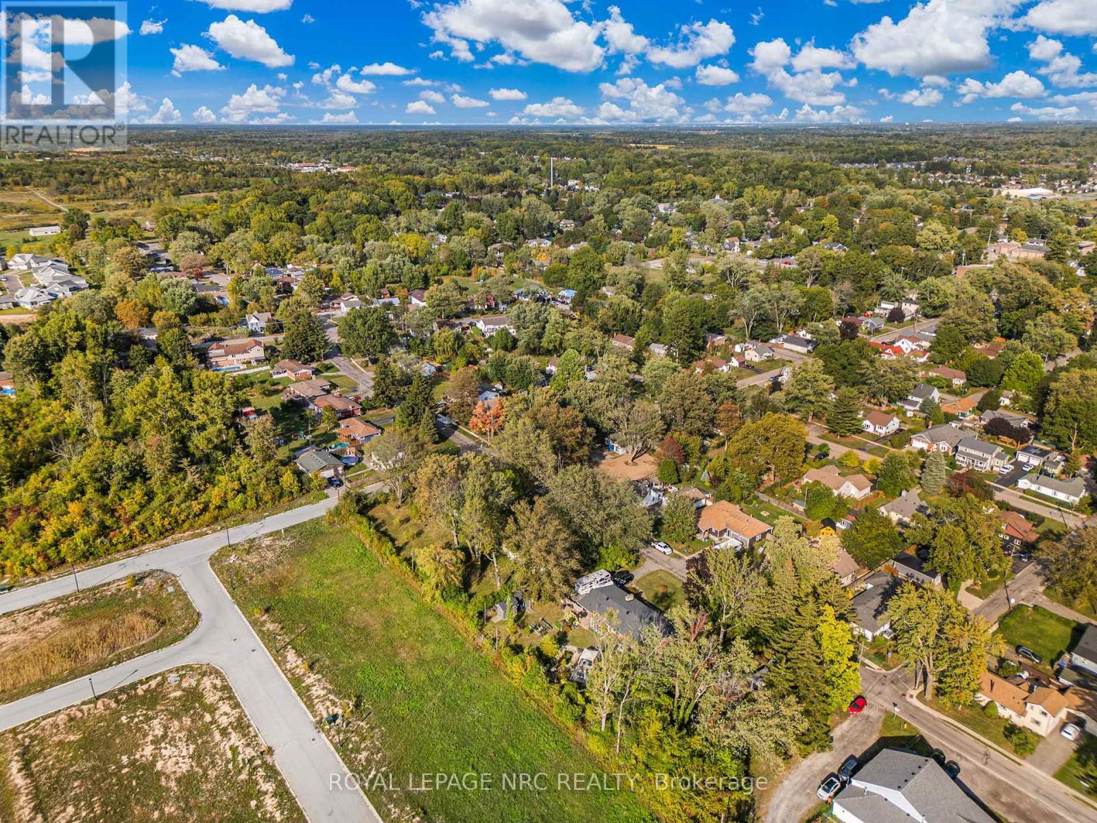 












207 ELMWOOD AVENUE

,
Fort Erie (Crystal Beach),




Ontario
L0S1B0

