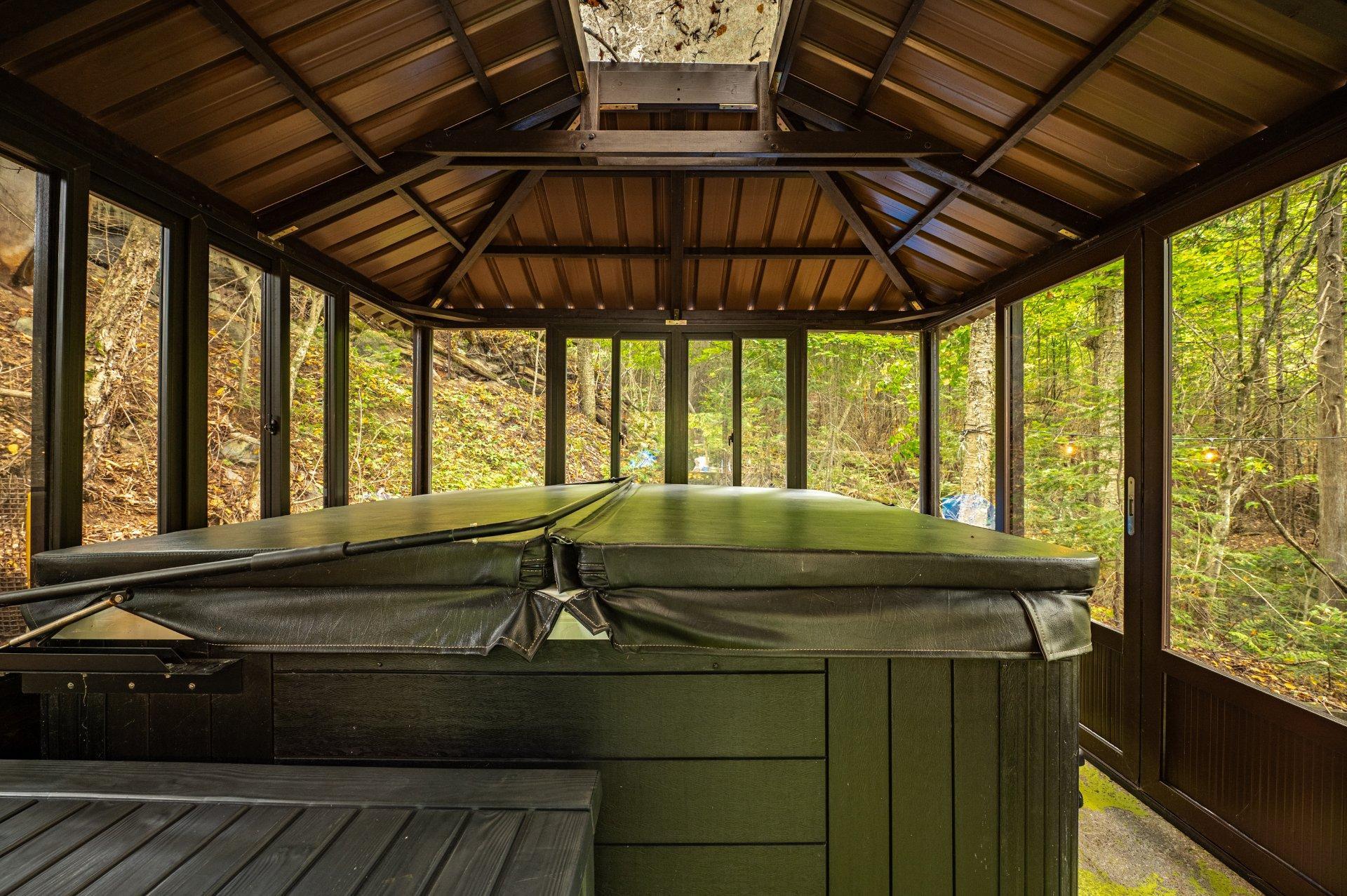 









1330


Mtée Gagnon

,
Val-David,




QC
J0T2N0

