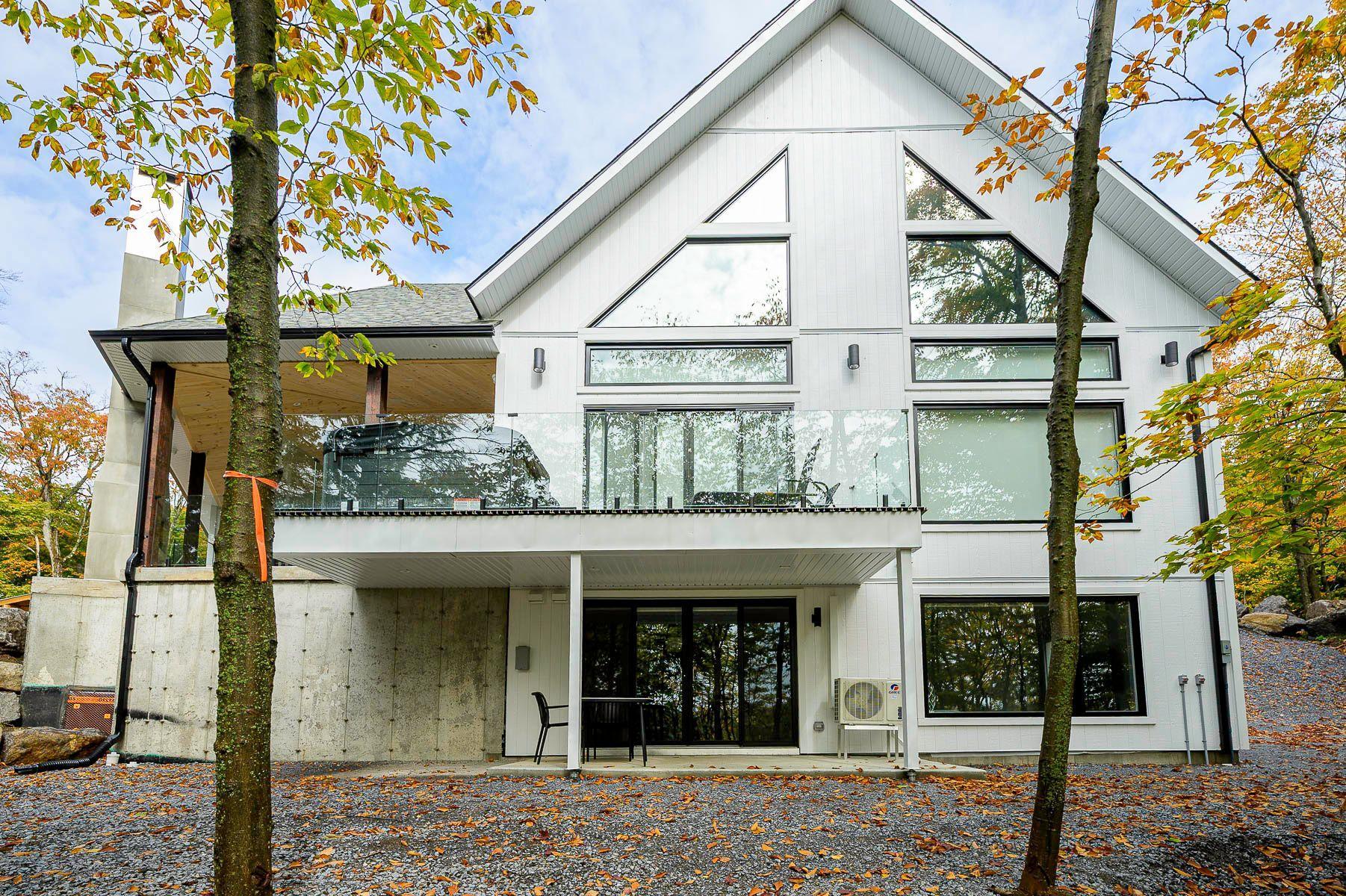 









170


19e Avenue

, A,
Saint-Adolphe-d'Howard,




QC
J0T2B0

