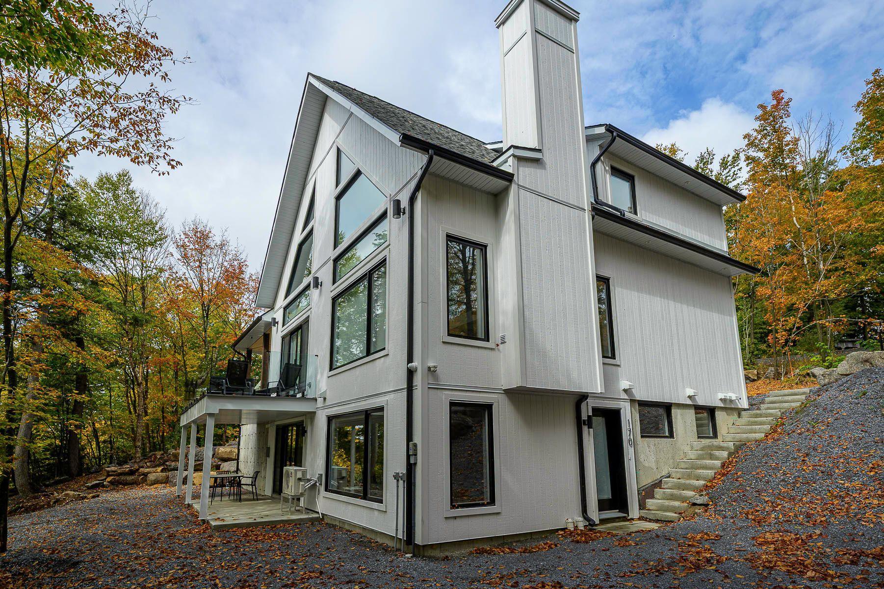 









170


19e Avenue

, A,
Saint-Adolphe-d'Howard,




QC
J0T2B0

