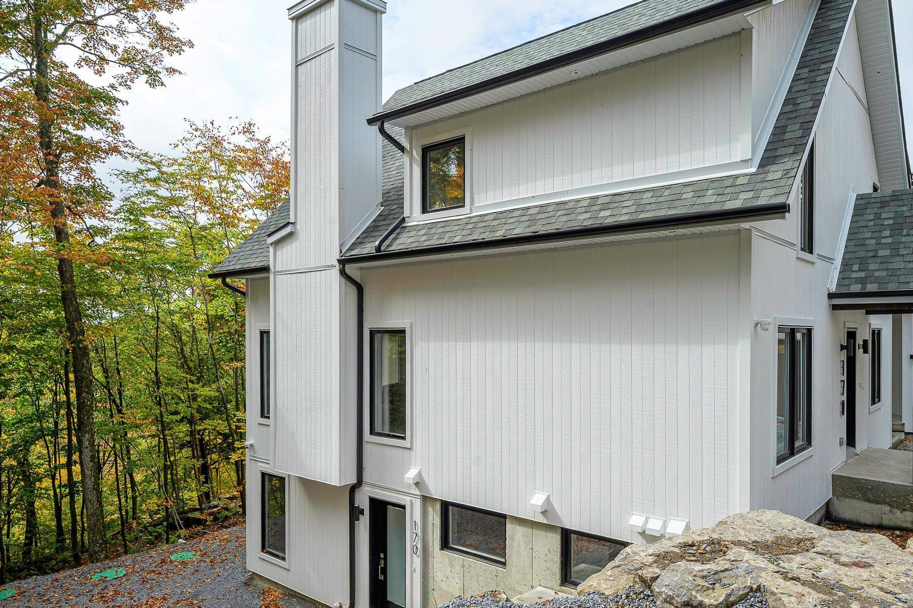 









170


19e Avenue

, A,
Saint-Adolphe-d'Howard,




QC
J0T2B0

