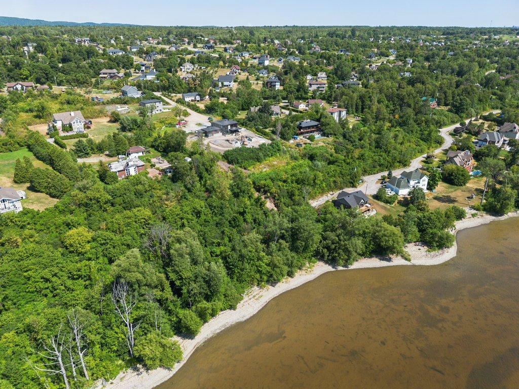 









20


Ch. du Sumac

,
Pontiac,







QC
J0X2G0

