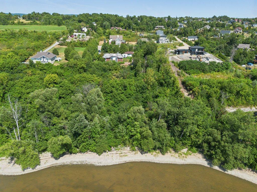 









20


Ch. du Sumac

,
Pontiac,







QC
J0X2G0

