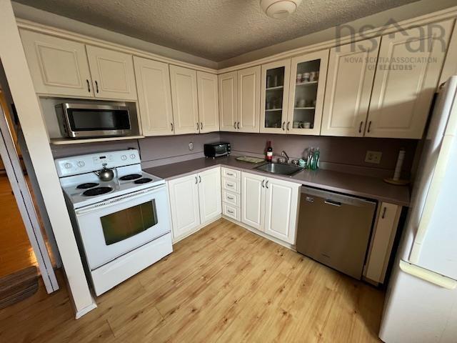 












5551 Stoneham

,
Halifax,




NS
B3K 4A6

