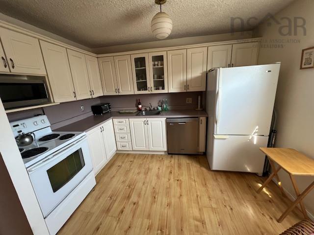 












5551 Stoneham

,
Halifax,




NS
B3K 4A6

