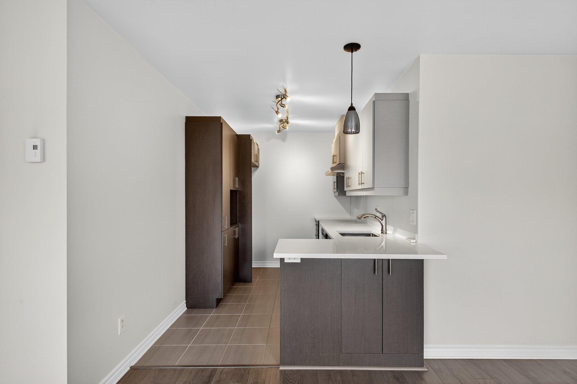 









6100


Rue de Lusa

, 8,
Brossard,




QC
J4Y0L8


