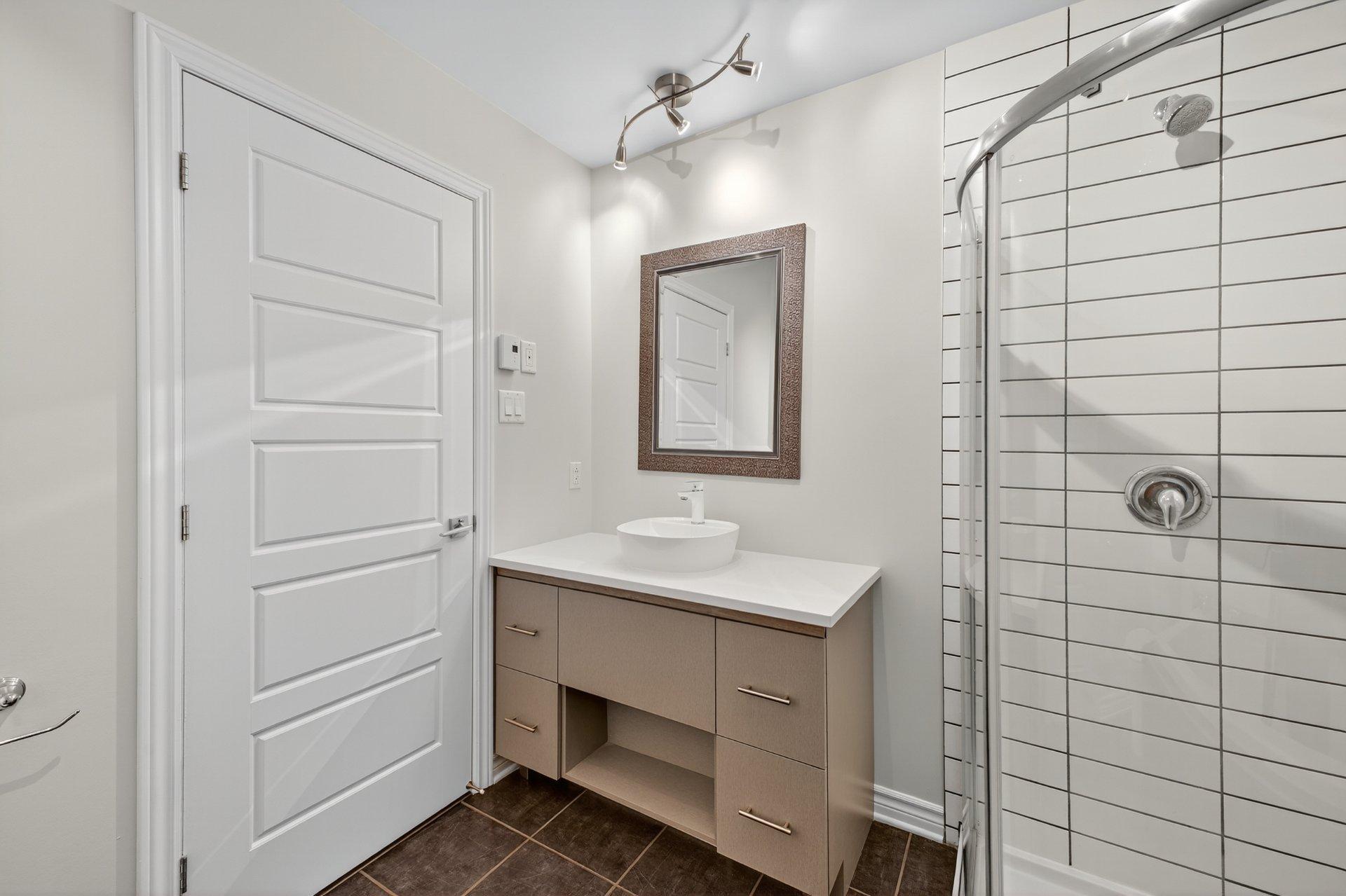 









6100


Rue de Lusa

, 8,
Brossard,




QC
J4Y0L8

