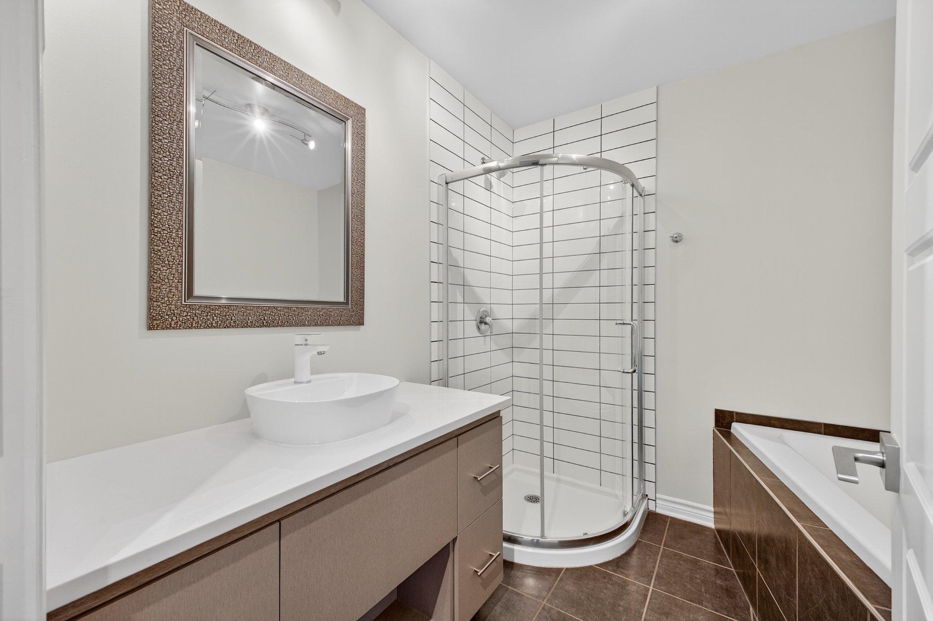 









6100


Rue de Lusa

, 8,
Brossard,




QC
J4Y0L8

