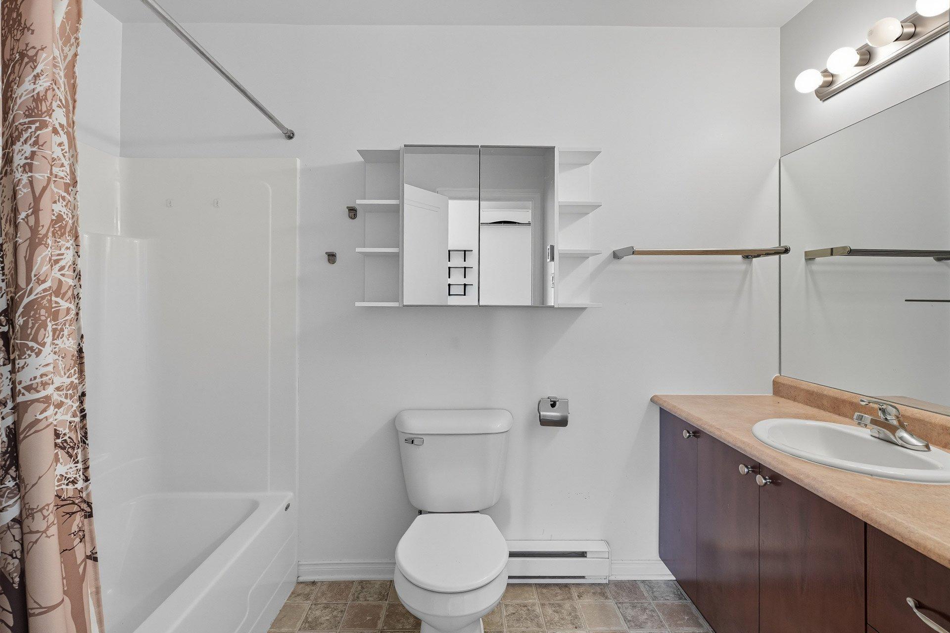 









141


Rue des Balbuzards

,
Gatineau (Masson-Angers),




QC
J8M0A1


