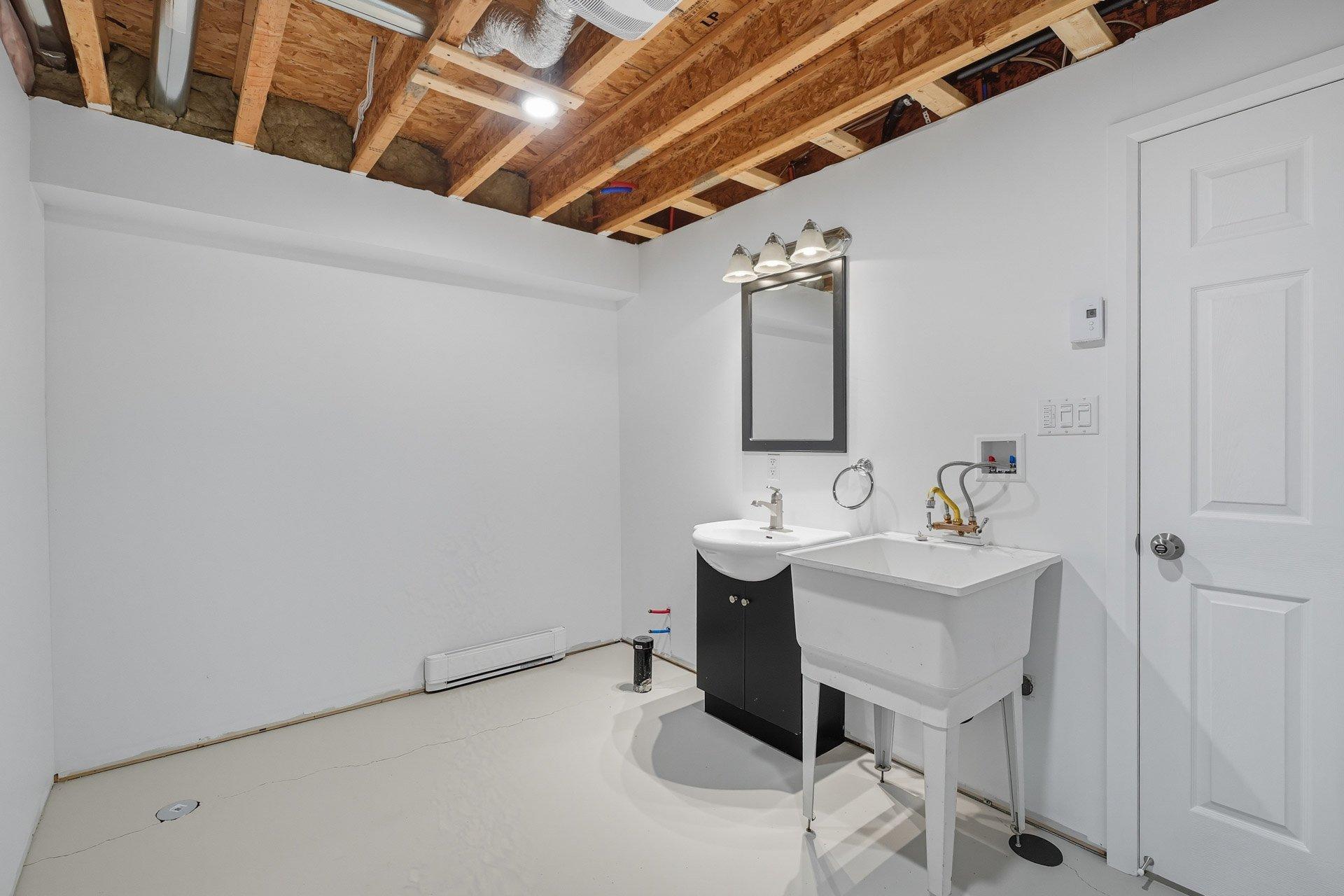 









141


Rue des Balbuzards

,
Gatineau (Masson-Angers),




QC
J8M0A1

