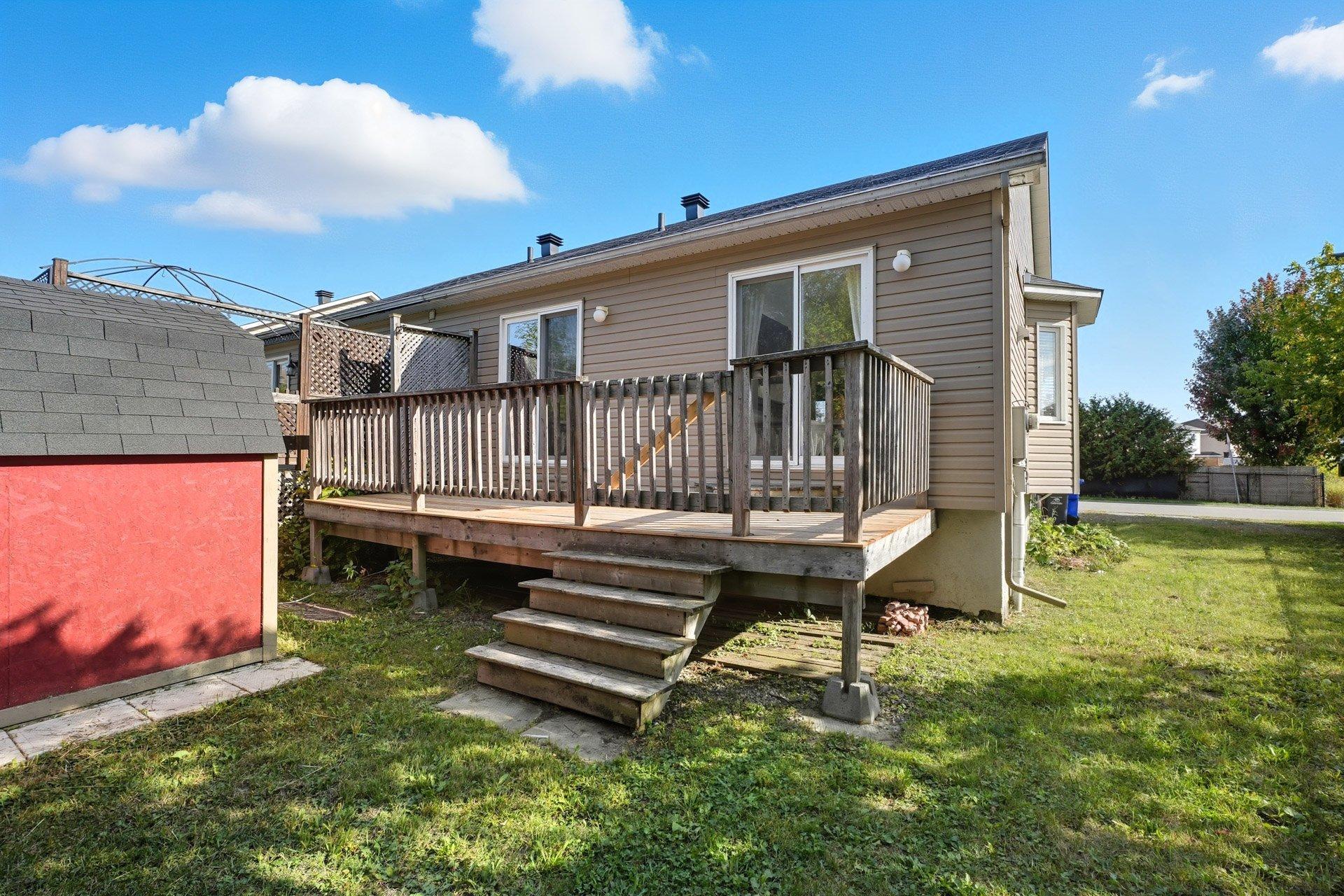 









141


Rue des Balbuzards

,
Gatineau (Masson-Angers),




QC
J8M0A1

