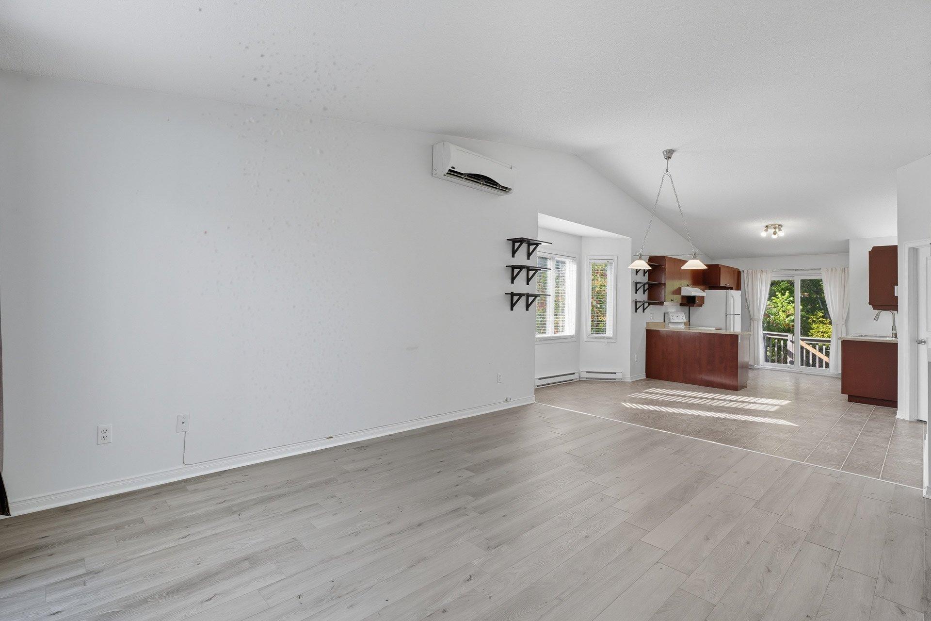 









141


Rue des Balbuzards

,
Gatineau (Masson-Angers),




QC
J8M0A1

