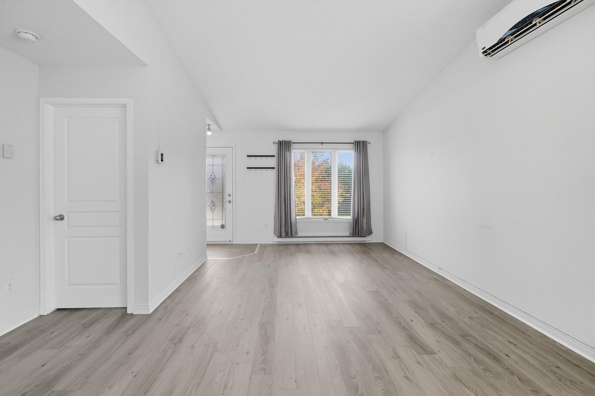 









141


Rue des Balbuzards

,
Gatineau (Masson-Angers),




QC
J8M0A1

