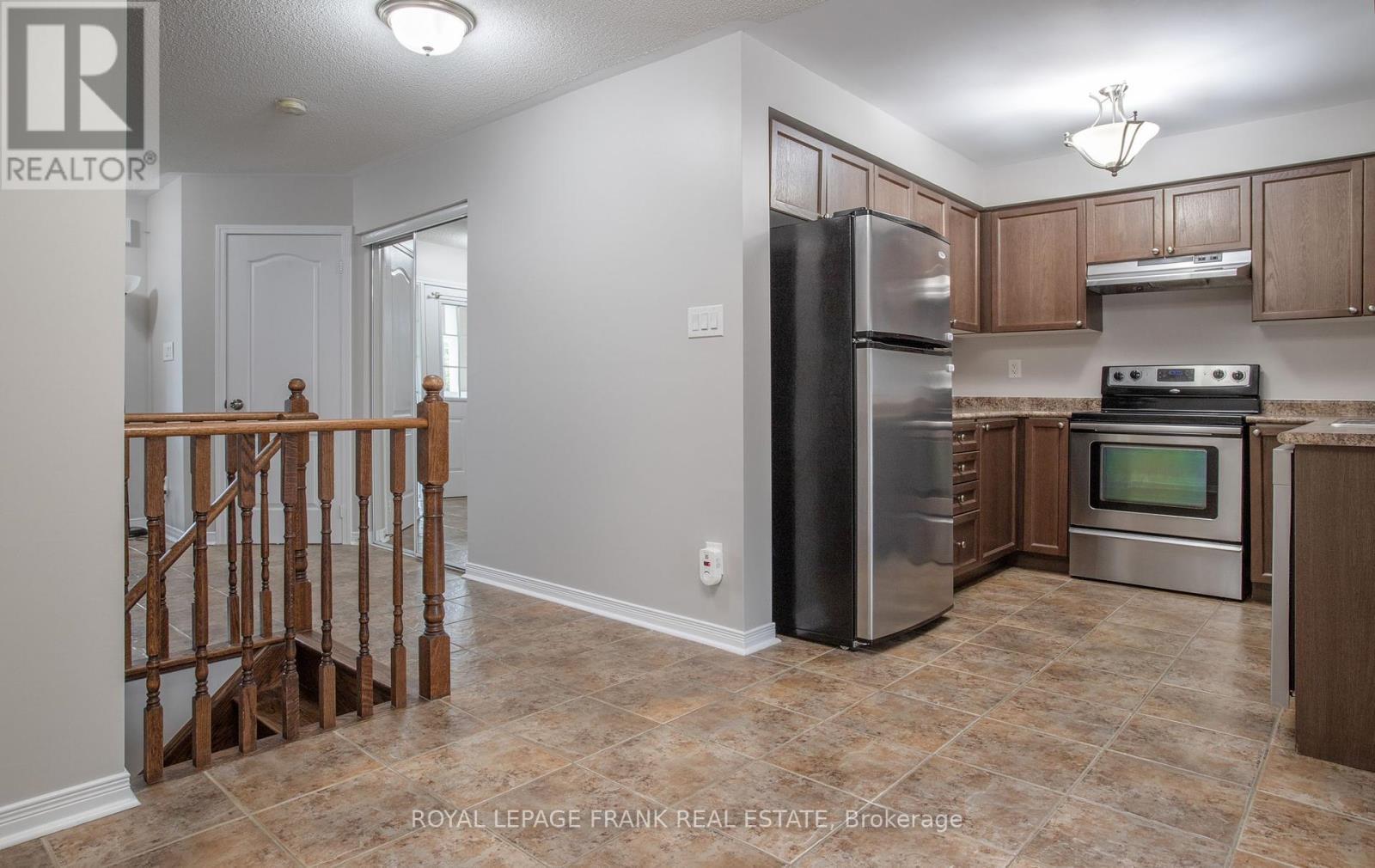 












57 SHREWSBURY DRIVE

,
Whitby (Brooklin),




Ontario
L1M0E2


