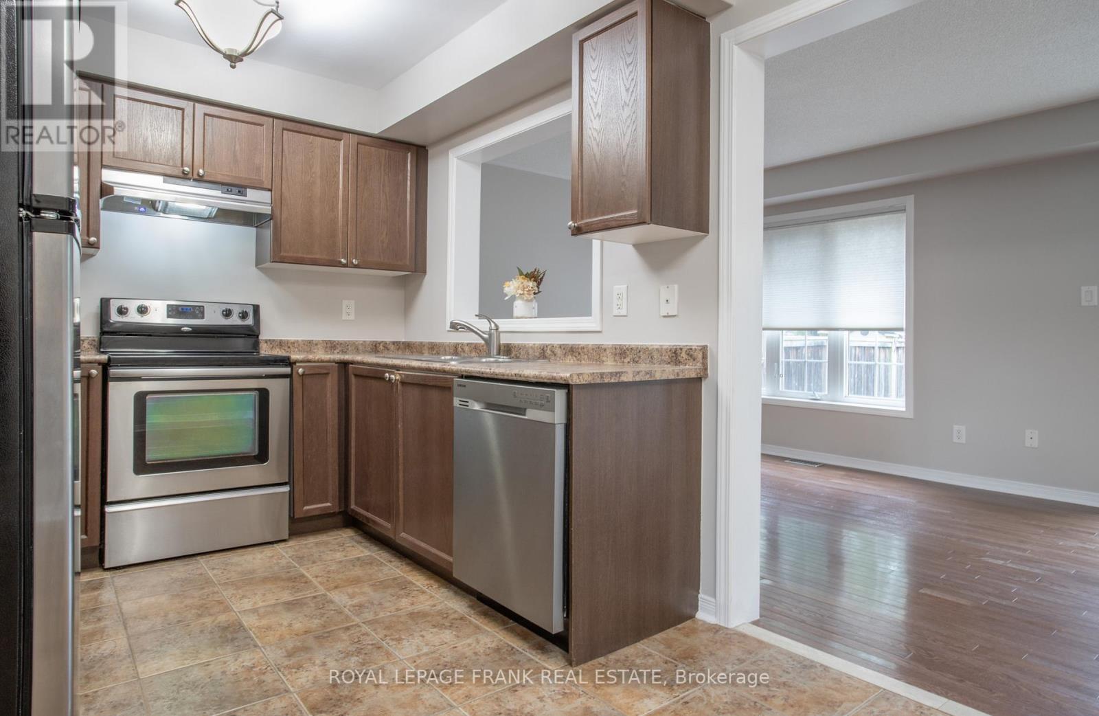 












57 SHREWSBURY DRIVE

,
Whitby (Brooklin),




Ontario
L1M0E2

