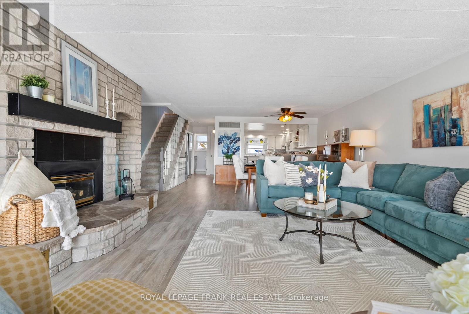 












15 - 120 PORT DARLINGTON ROAD

,
Clarington (Bowmanville),




Ontario
L1C3K3


