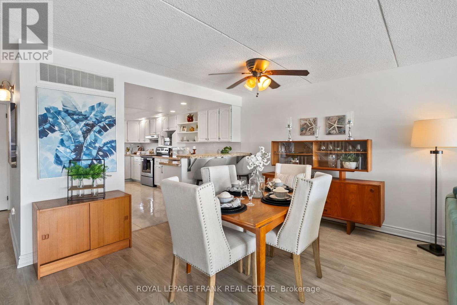 












15 - 120 PORT DARLINGTON ROAD

,
Clarington (Bowmanville),




Ontario
L1C3K3

