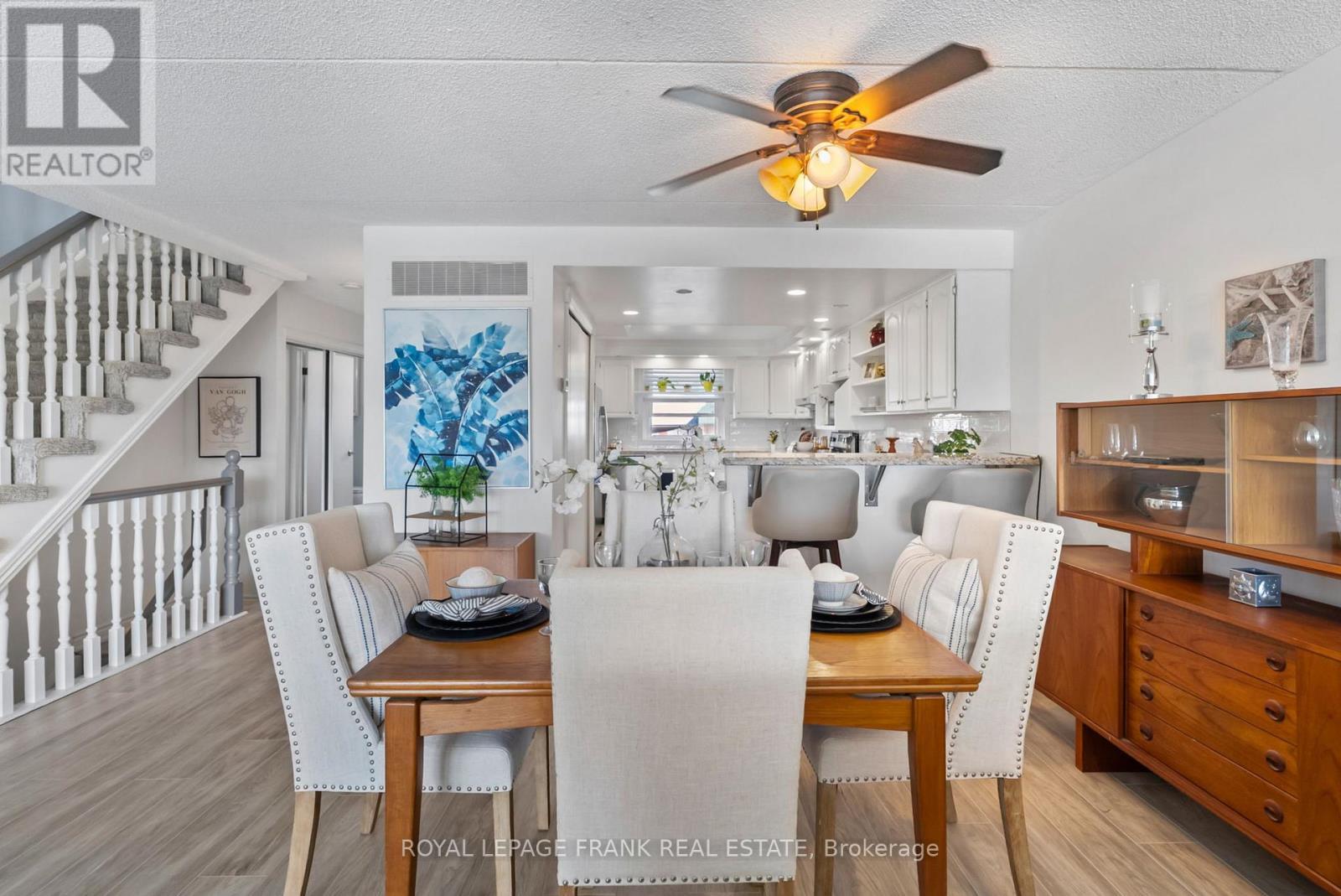 












15 - 120 PORT DARLINGTON ROAD

,
Clarington (Bowmanville),




Ontario
L1C3K3

