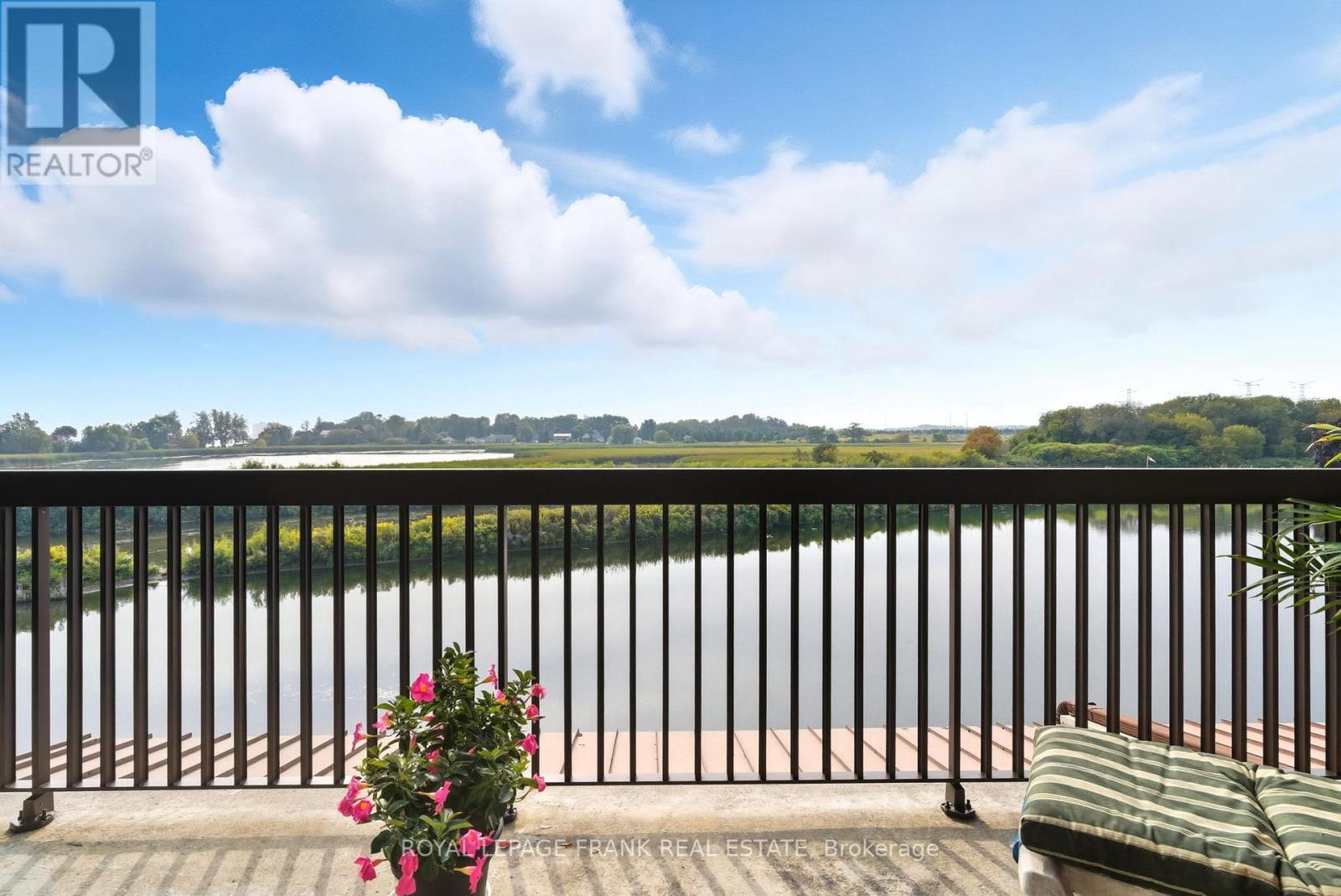 












15 - 120 PORT DARLINGTON ROAD

,
Clarington (Bowmanville),




Ontario
L1C3K3


