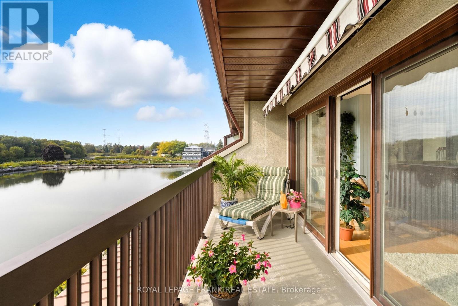 












15 - 120 PORT DARLINGTON ROAD

,
Clarington (Bowmanville),




Ontario
L1C3K3

