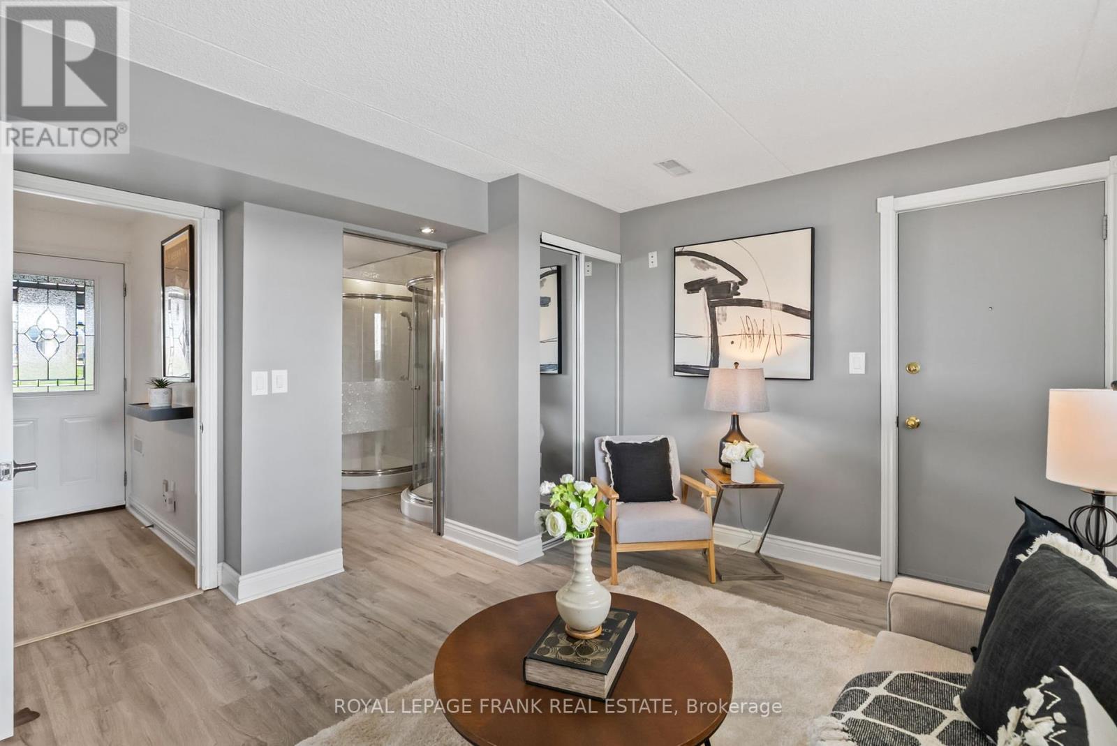 












15 - 120 PORT DARLINGTON ROAD

,
Clarington (Bowmanville),




Ontario
L1C3K3

