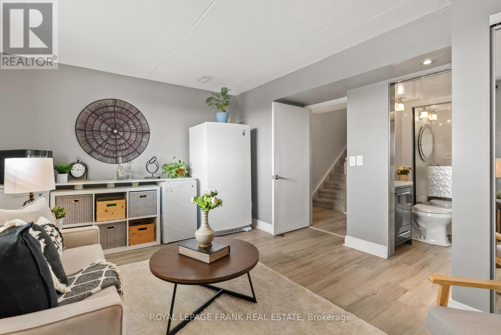 












15 - 120 PORT DARLINGTON ROAD

,
Clarington (Bowmanville),




Ontario
L1C3K3

