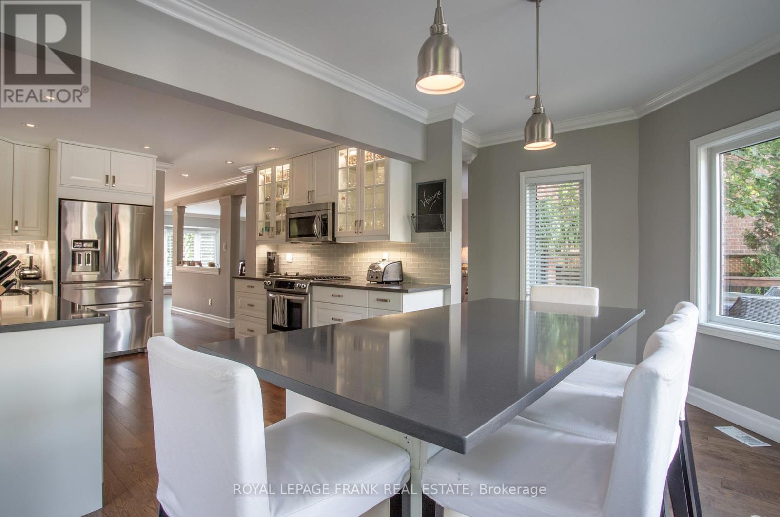 












14 DREWBROOK COURT

,
Whitby (Blue Grass Meadows),




Ontario
L1N8M8

