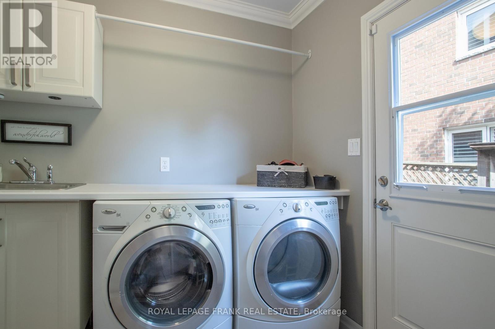 












14 DREWBROOK COURT

,
Whitby (Blue Grass Meadows),




Ontario
L1N8M8

