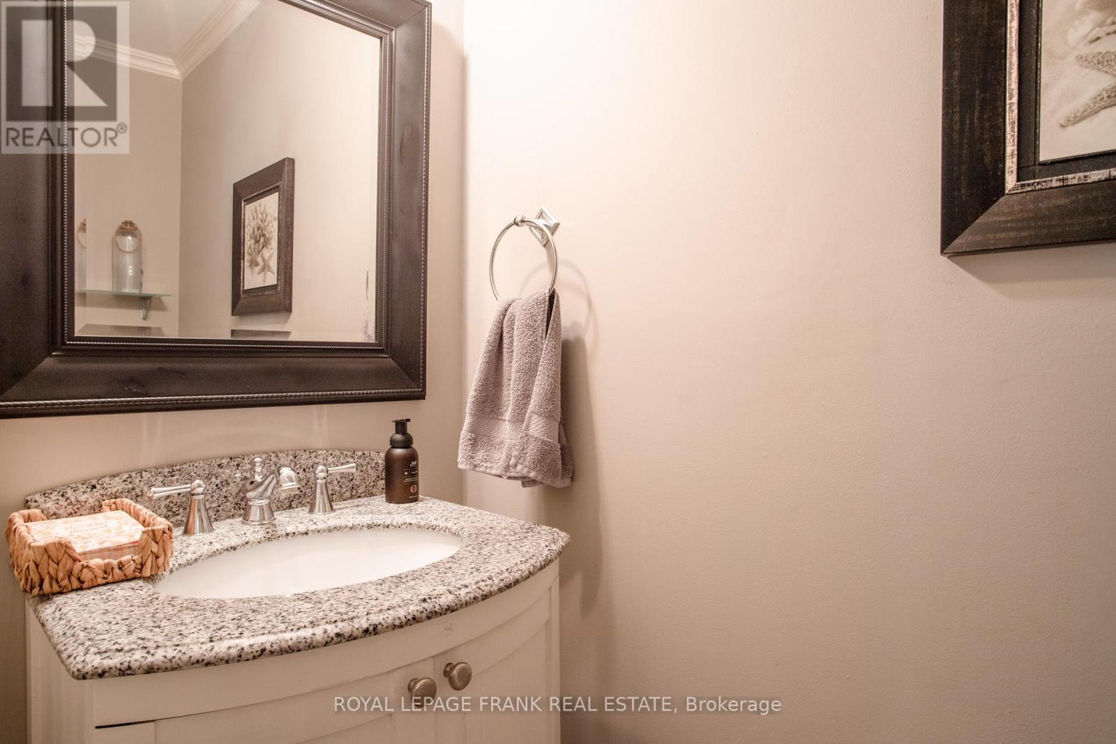 












14 DREWBROOK COURT

,
Whitby (Blue Grass Meadows),




Ontario
L1N8M8

