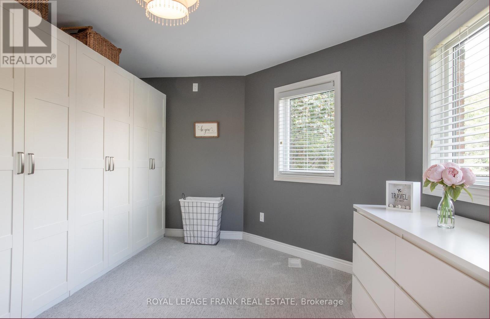 












14 DREWBROOK COURT

,
Whitby (Blue Grass Meadows),




Ontario
L1N8M8

