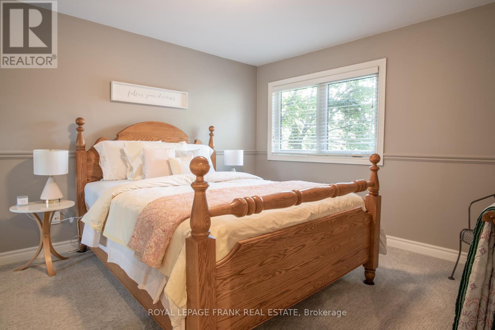 












14 DREWBROOK COURT

,
Whitby (Blue Grass Meadows),




Ontario
L1N8M8

