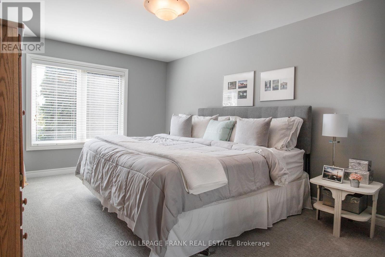 












14 DREWBROOK COURT

,
Whitby (Blue Grass Meadows),




Ontario
L1N8M8

