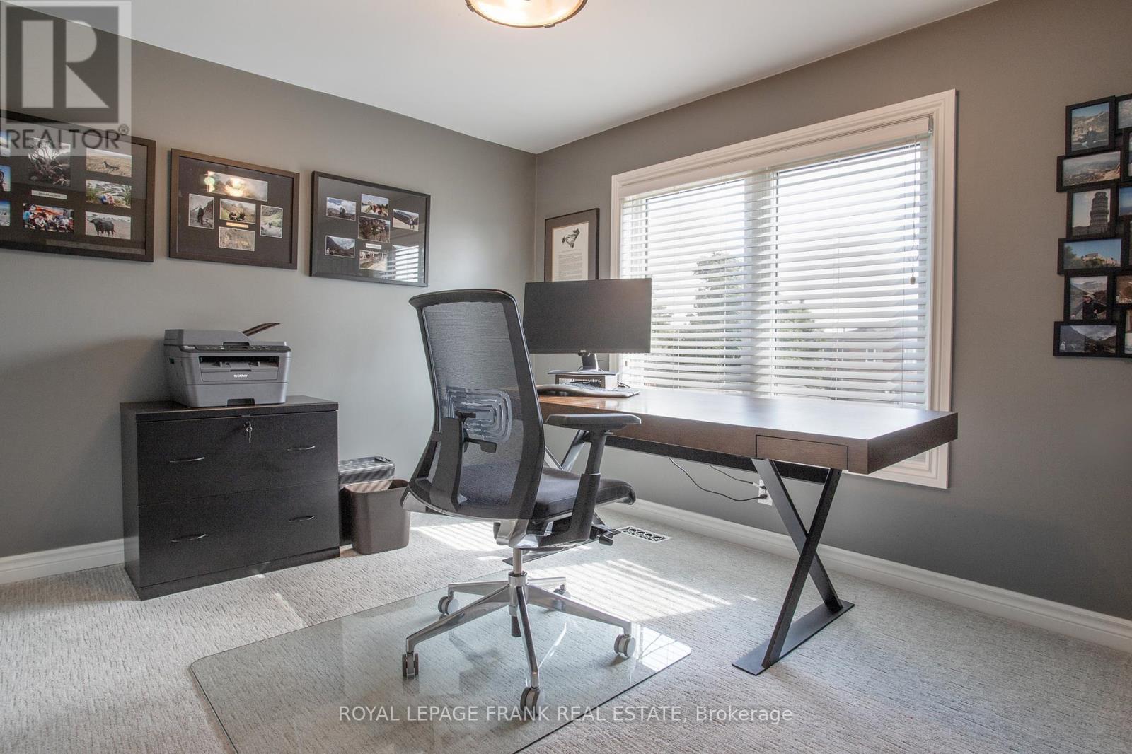 












14 DREWBROOK COURT

,
Whitby (Blue Grass Meadows),




Ontario
L1N8M8

