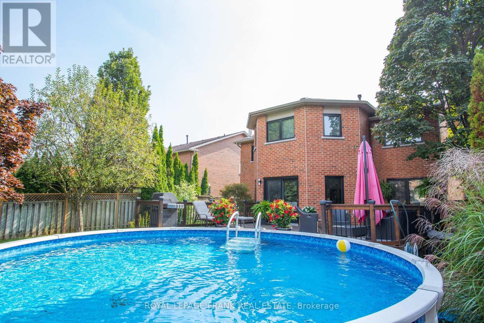 












14 DREWBROOK COURT

,
Whitby (Blue Grass Meadows),




Ontario
L1N8M8

