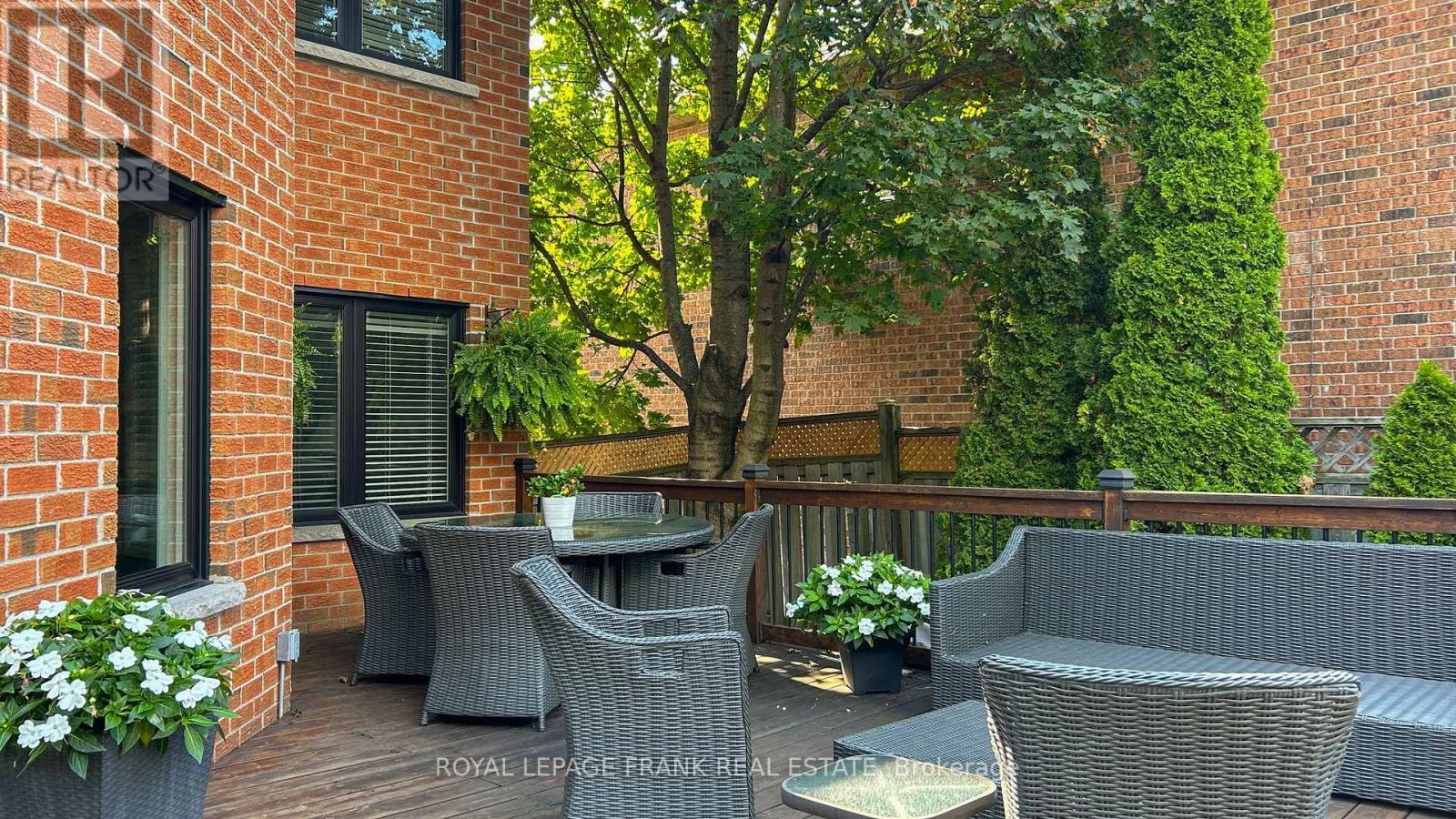 












14 DREWBROOK COURT

,
Whitby (Blue Grass Meadows),




Ontario
L1N8M8

