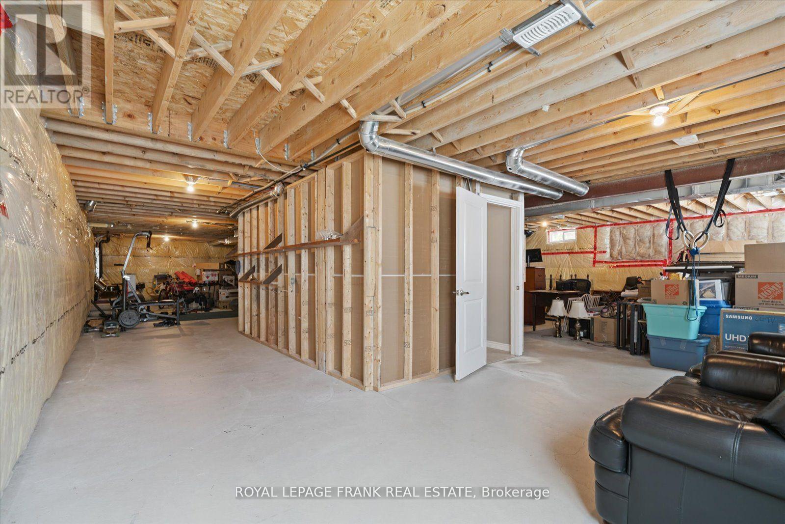 












24 BURNING SPRINGS PLACE

,
Whitby (Brooklin),




Ontario
L1M0K1

