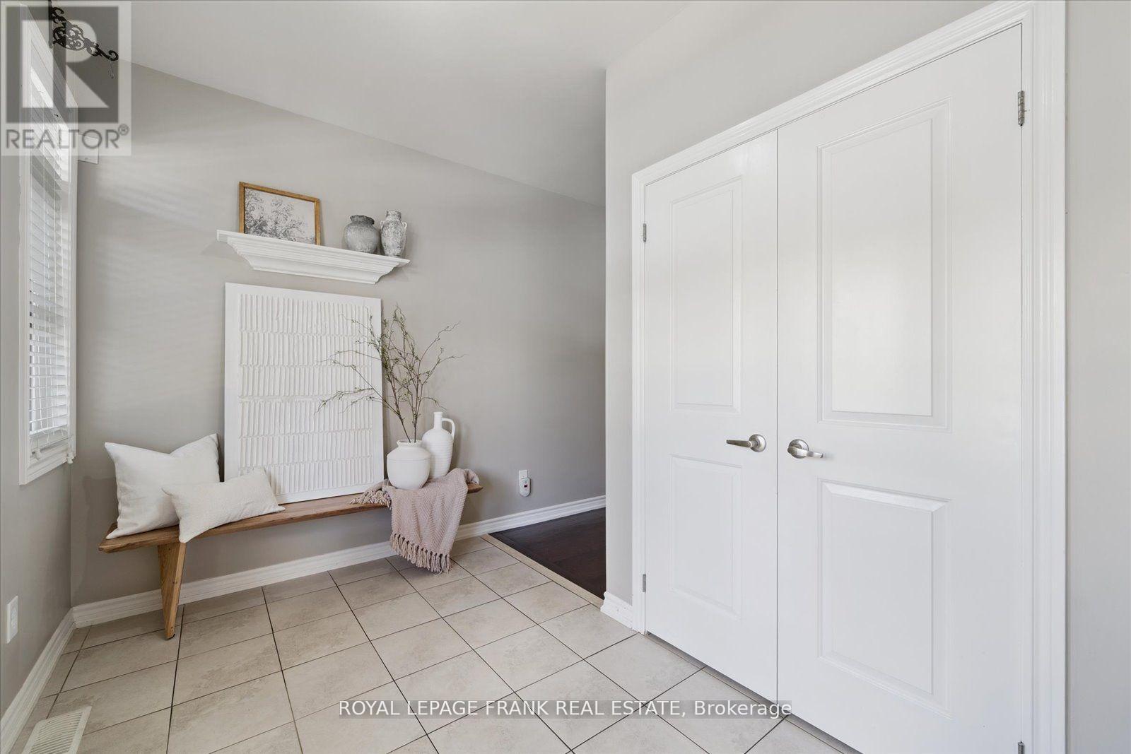 












24 BURNING SPRINGS PLACE

,
Whitby (Brooklin),




Ontario
L1M0K1

