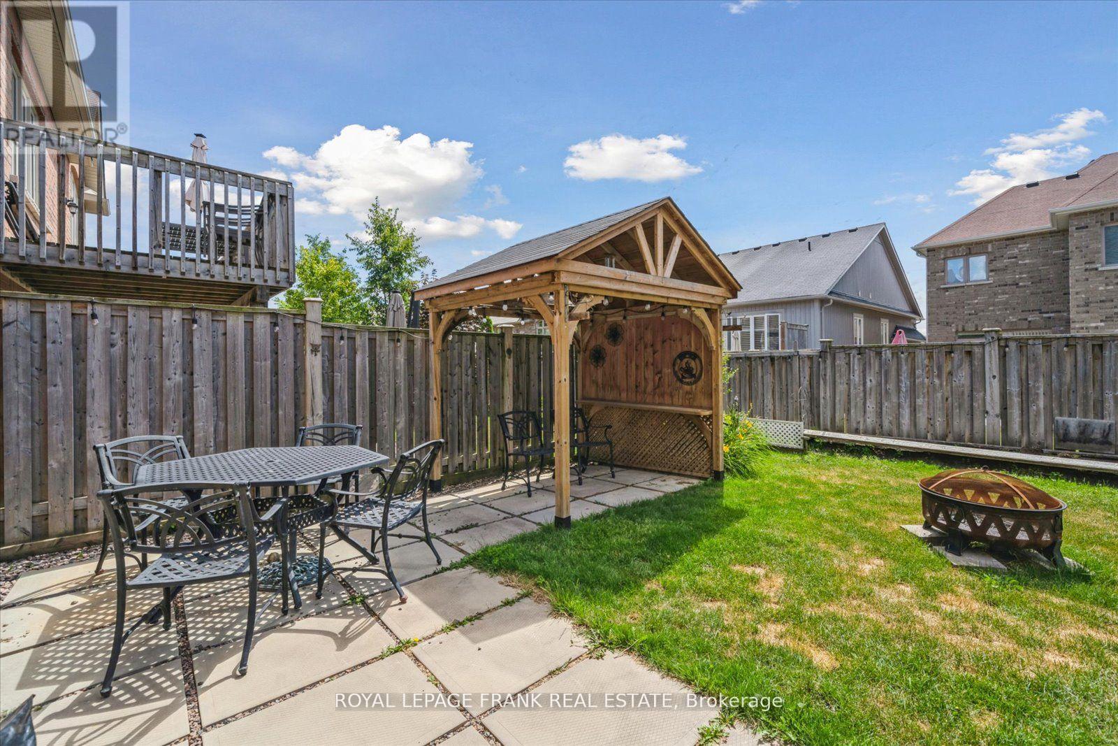 












24 BURNING SPRINGS PLACE

,
Whitby (Brooklin),




Ontario
L1M0K1

