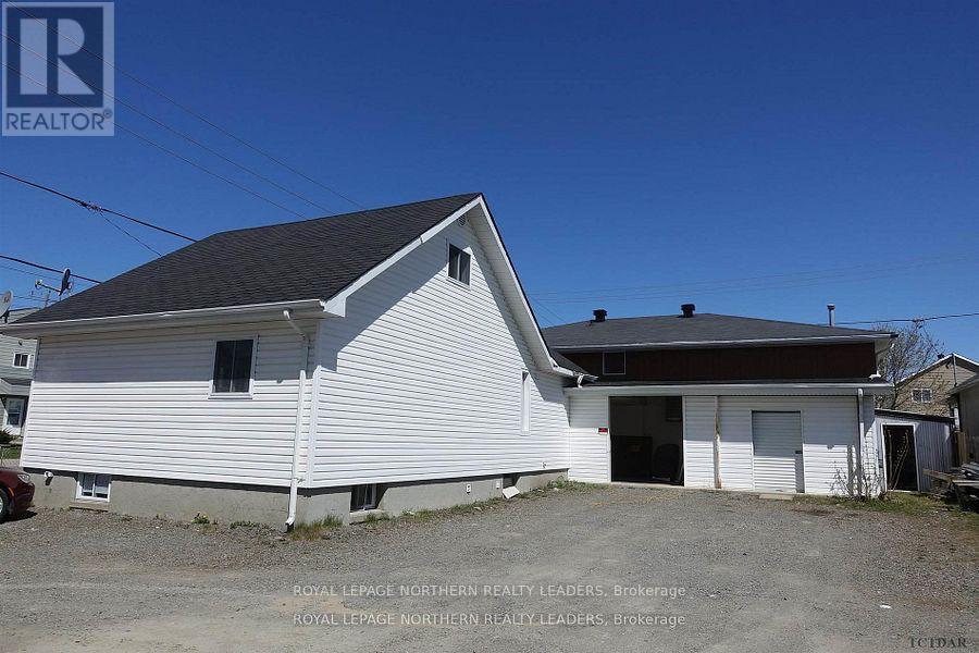 












372-380 PINE STREET S

,
Timmins (TS - SE),




Ontario
P4N2L3

