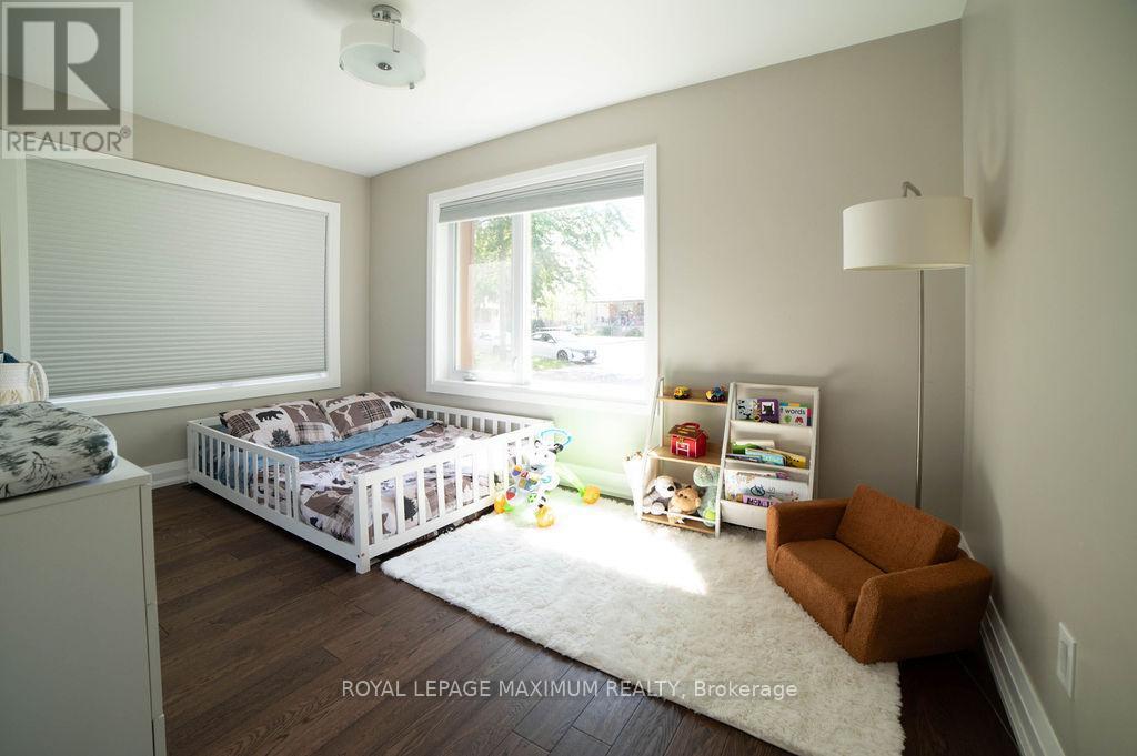 












76 LANGHOLM DRIVE

,
Toronto,




Ontario
M3M2R8

