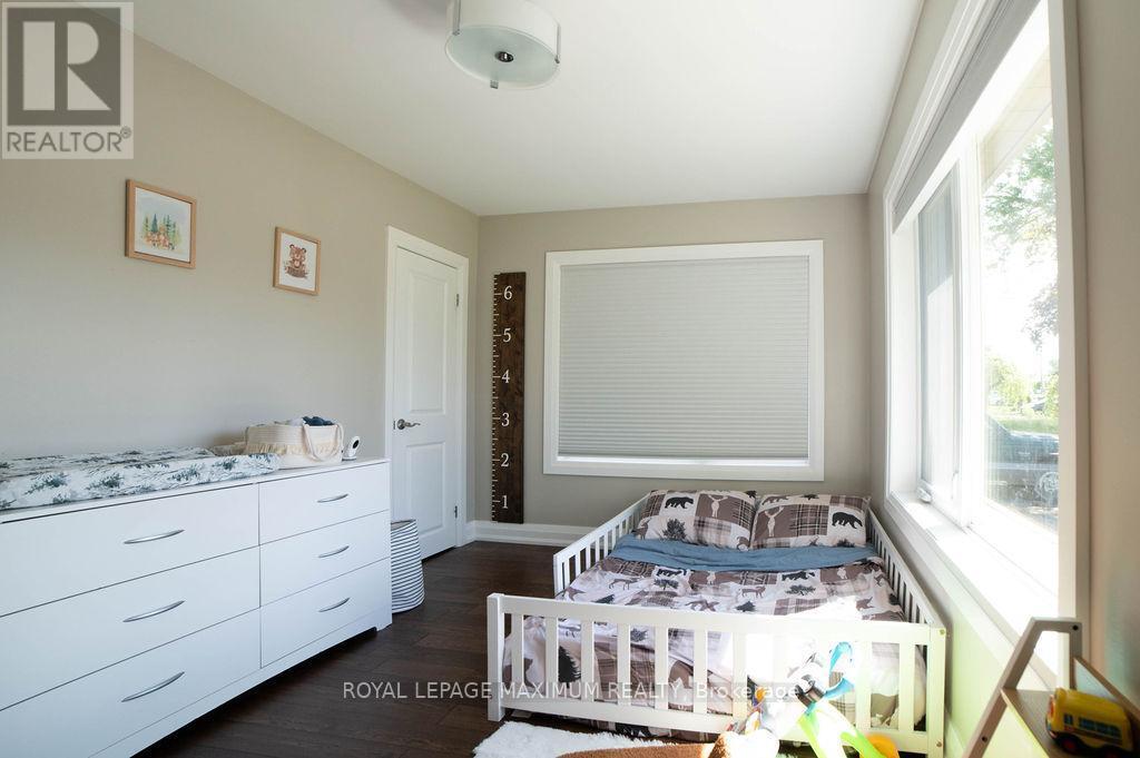 












76 LANGHOLM DRIVE

,
Toronto,




Ontario
M3M2R8

