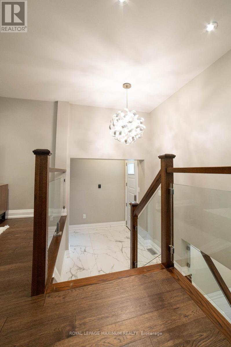 












76 LANGHOLM DRIVE

,
Toronto,




Ontario
M3M2R8

