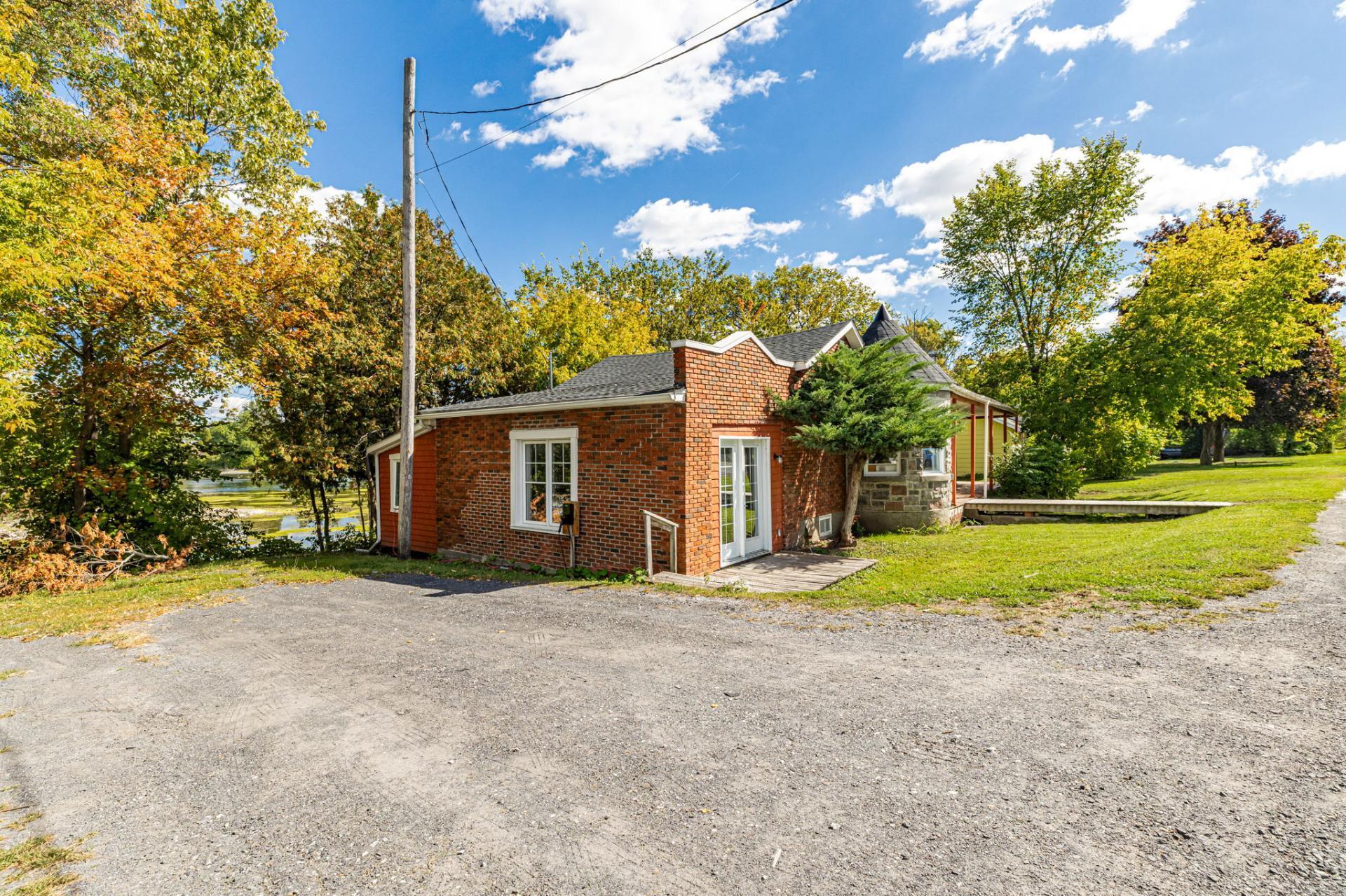 









3395


Ch. Ste-Thérèse

,
Carignan,




QC
J3L7V6

