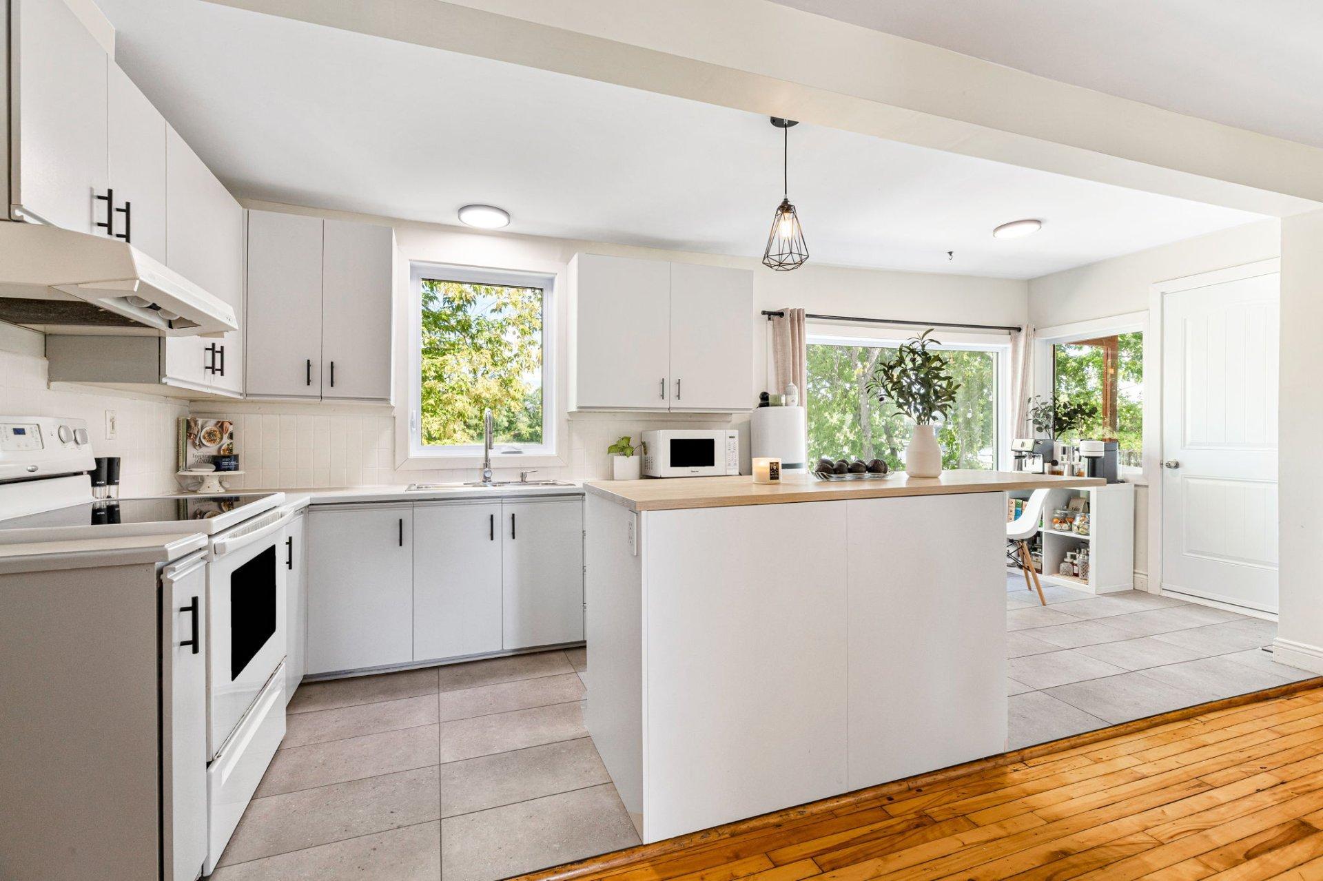 









3395


Ch. Ste-Thérèse

,
Carignan,




QC
J3L7V6

