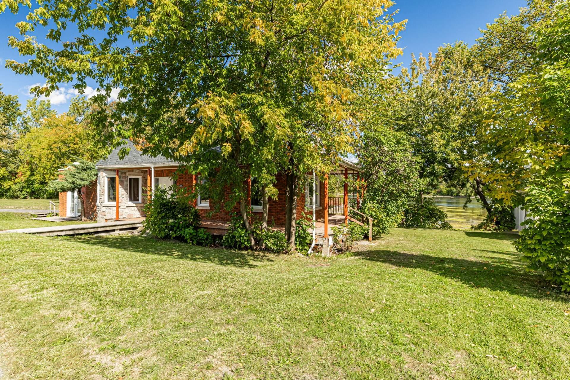 









3395


Ch. Ste-Thérèse

,
Carignan,




QC
J3L7V6

