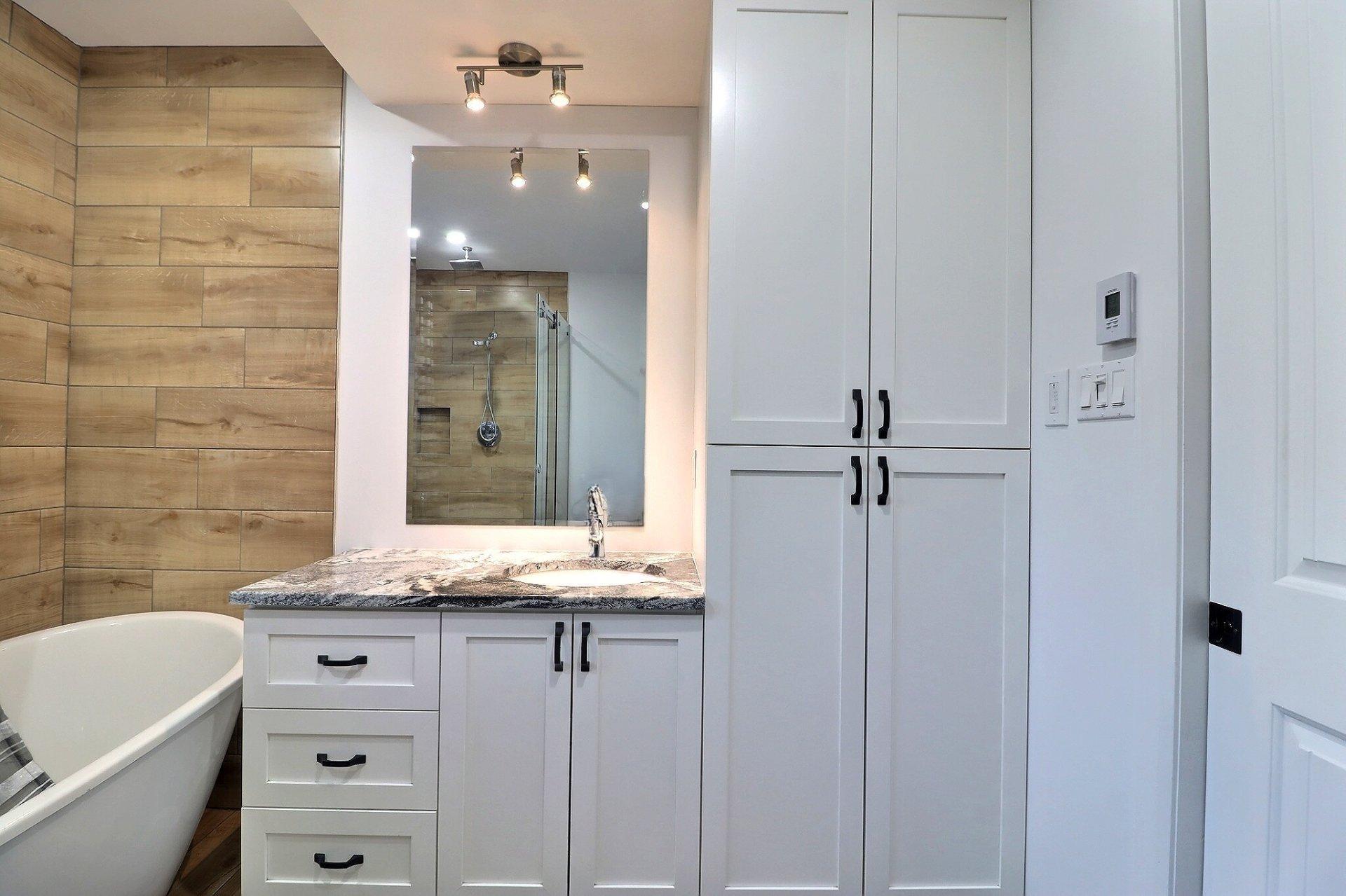 









169

 - 171


Av. des Sablonnières

,
Québec (Beauport),




QC
G1B1C2

