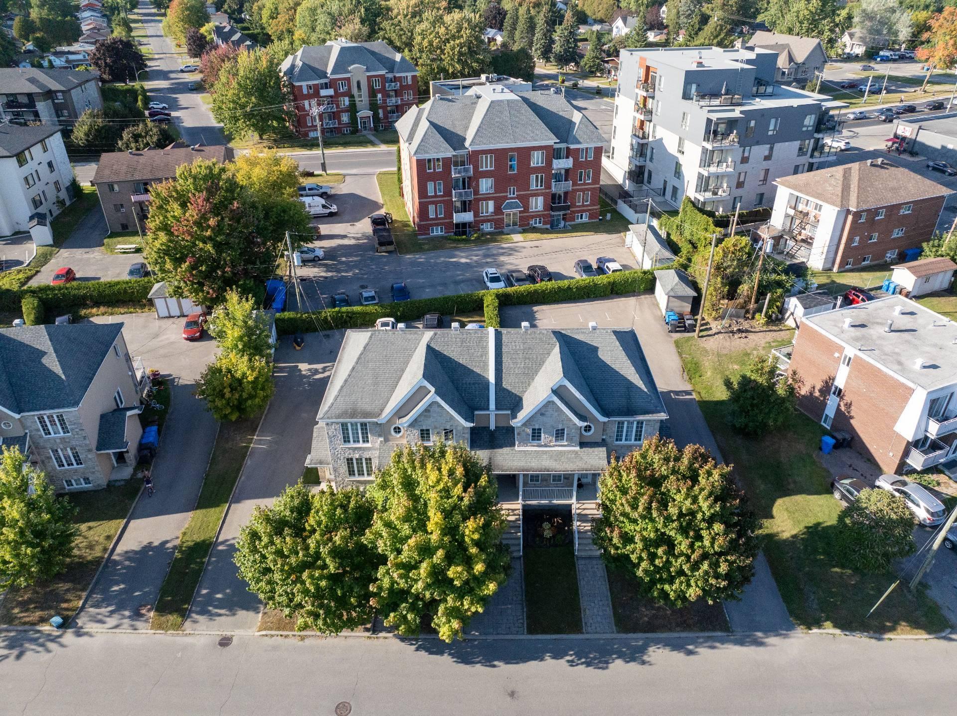 









2006

 - 2010


Rue Madame-Magnan

,
Deux-Montagnes,




QC
J7R1H8

